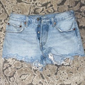 Levi’s Light Wash Shorts!